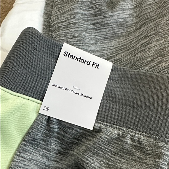 Nike boys joggers size medium New With Tags - Picture 3 of 4